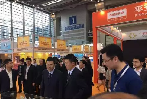 平安科技實(shí)體機(jī)器人產(chǎn)品——安博士首次公開(kāi)亮相